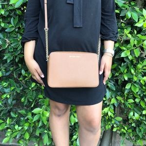 MICHAEL KORS JET SET LARGE EW CROSSBODY